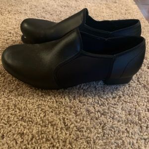 Brand new tap shoes size 8